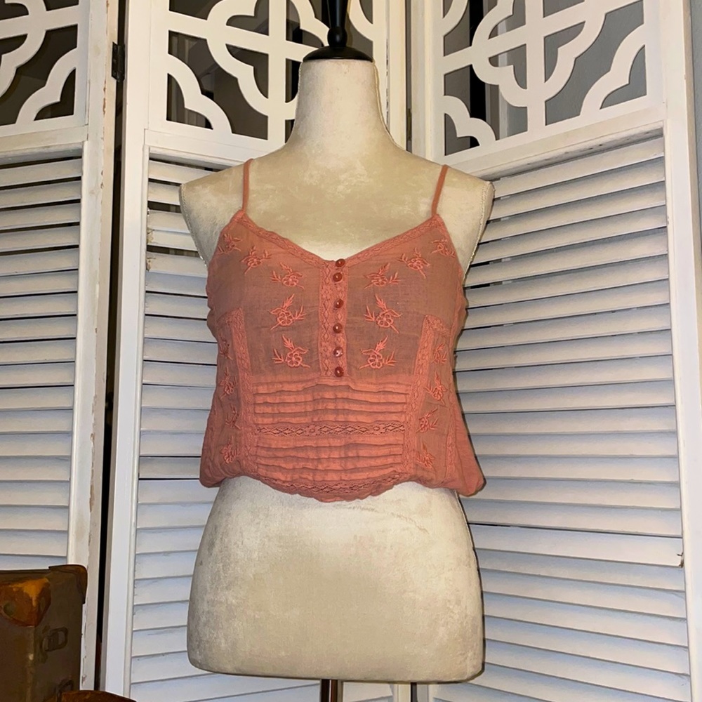 LUCKY BRAND Women’s Size S Crop Top Cami Lace & Top embroidery NWT